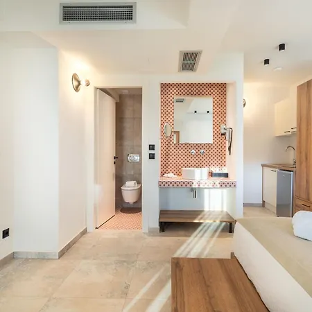 Ξενοδοχείο με διαμερίσματα Mpikas Holidays