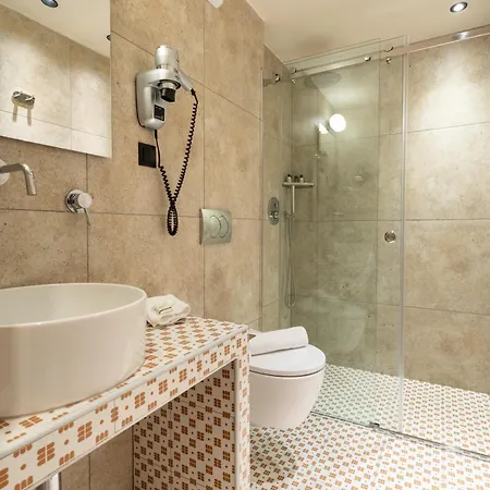 Mpikas Holidays Apartmanhotel 3*